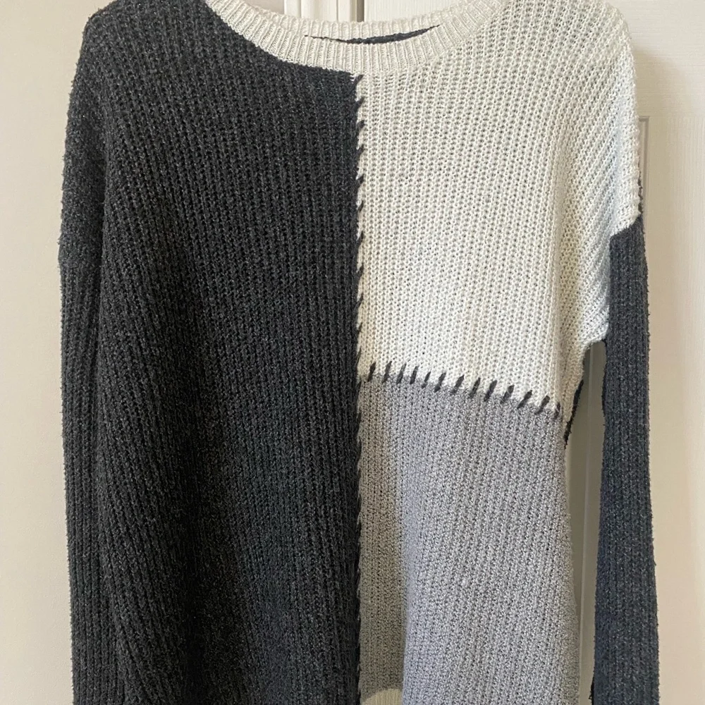 Colorblock Sweater - Picture 4 of 8